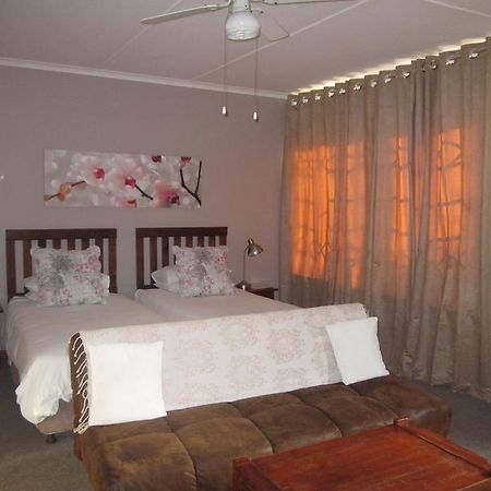 Byways Bed And Breakfast Източен Лондон Екстериор снимка